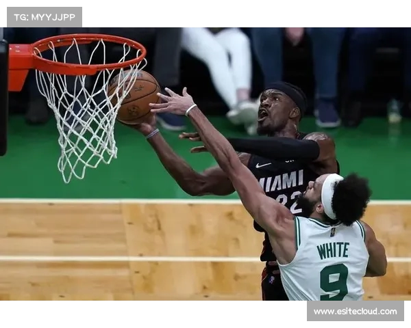 凯尔特人横扫独行侠,客场再度展现强大实力(凯尔特人 what hurts more) 凯尔特人横扫独行侠,客场再度展现强大实力(凯尔特人 what hurts more)